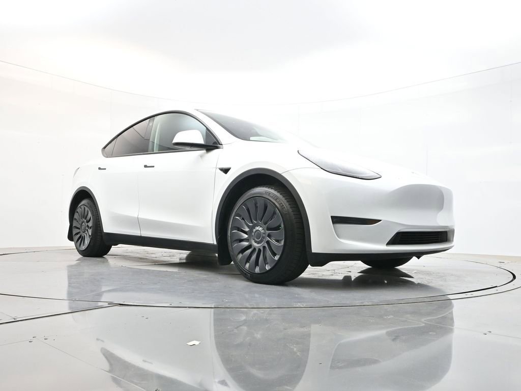 Used 2023 Tesla Model Y Long Range AWD/4WD image 29