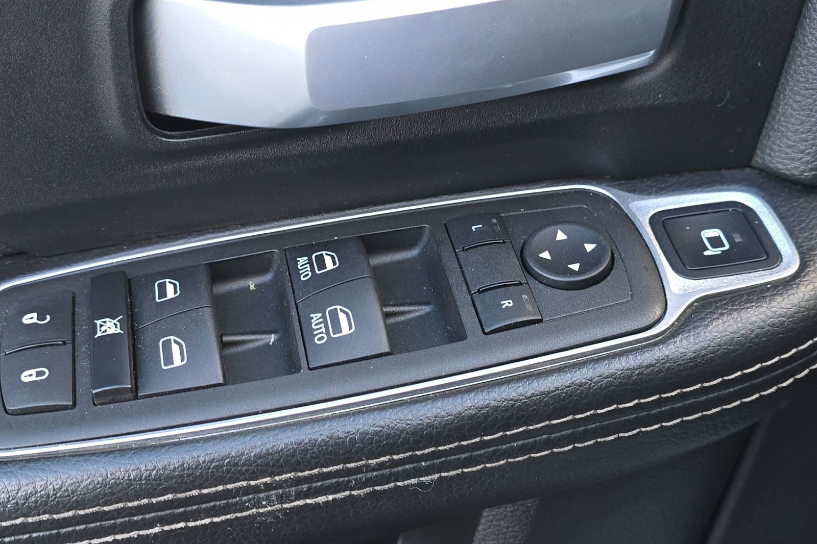 Used 2024 RAM 3500 SLT w/ Quick Order Package 2YG SLT image 14