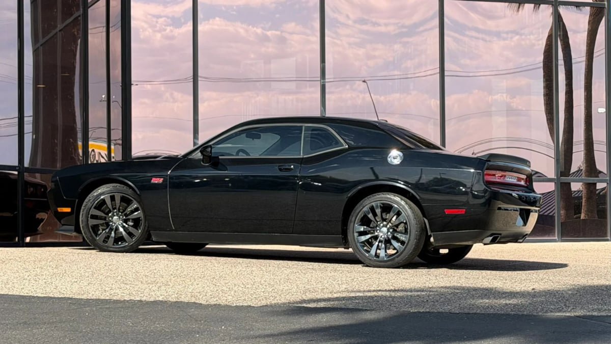 Used 2014 Dodge Challenger SRT8 Core w/ Electronics Convenience Group RWD image 8