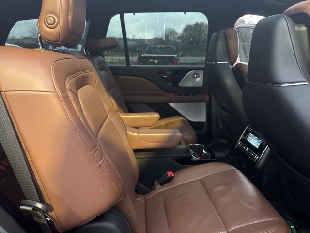 Used 2020 Lincoln Aviator Reserve w/ Equipment Group 202A image 24