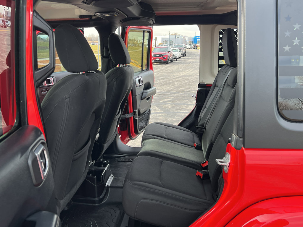 Used 2018 Jeep Wrangler Unlimited Sahara w/ Cold Weather Group image 39