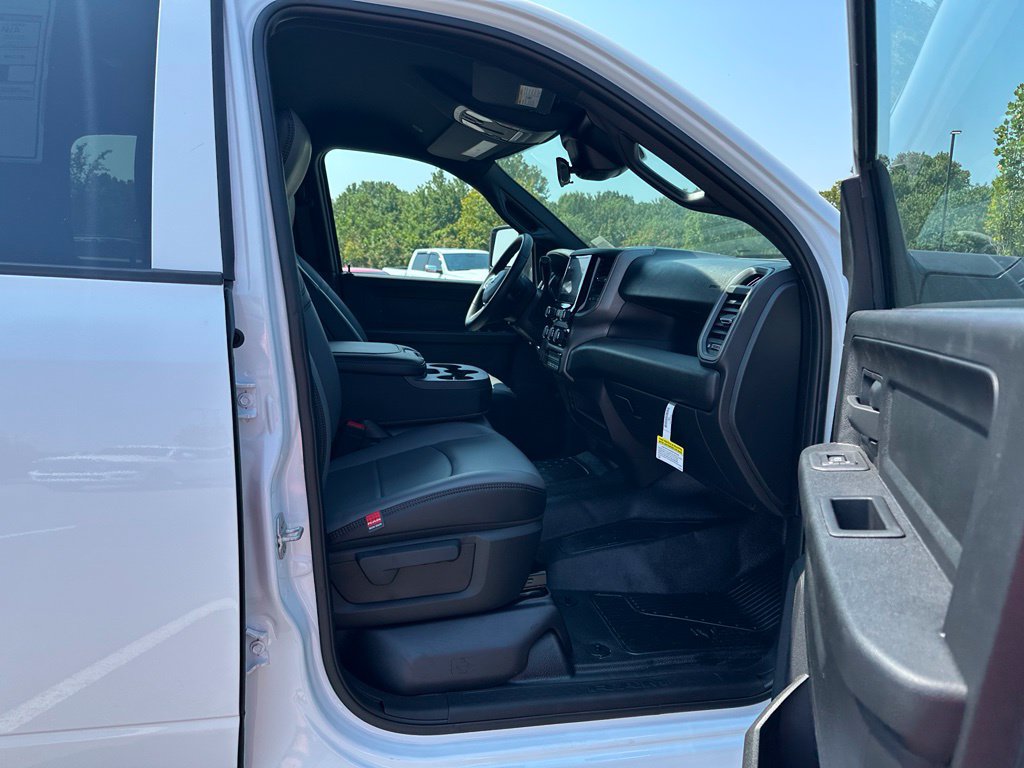 New 2027 RAM 3500 Tradesman w/ Chrome Appearance Group A AWD/4WD image 16