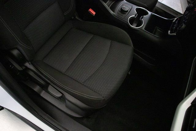 Used 2024 GMC Terrain SLE image 17