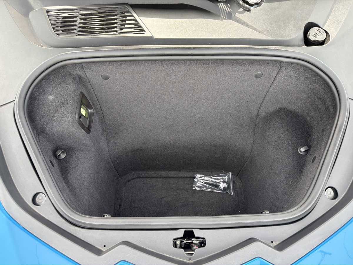 Used 2023 Chevrolet Corvette Stingray Premium Cpe w/ Z51 Performance Package RWD image 15