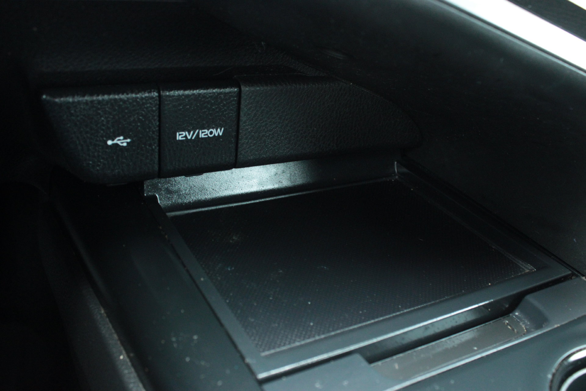 Used 2020 Toyota Camry SE FWD image 38