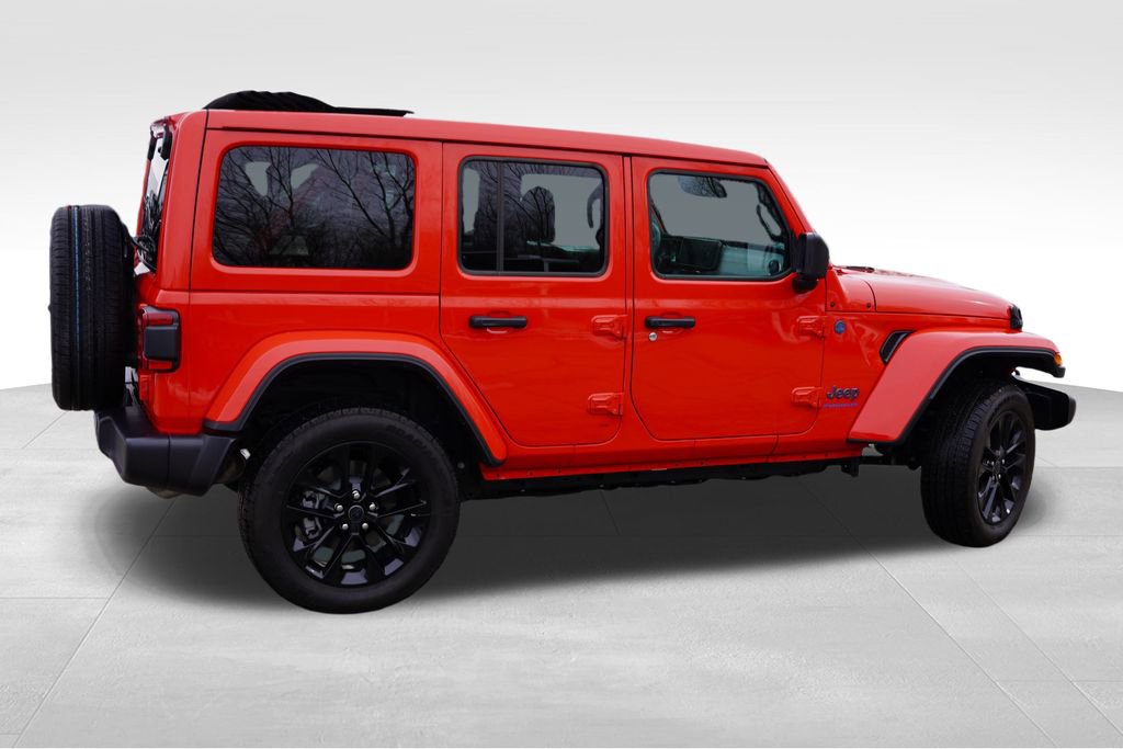 Certified 2025 Jeep Wrangler Unlimited Sahara w/ Safety Group image 4