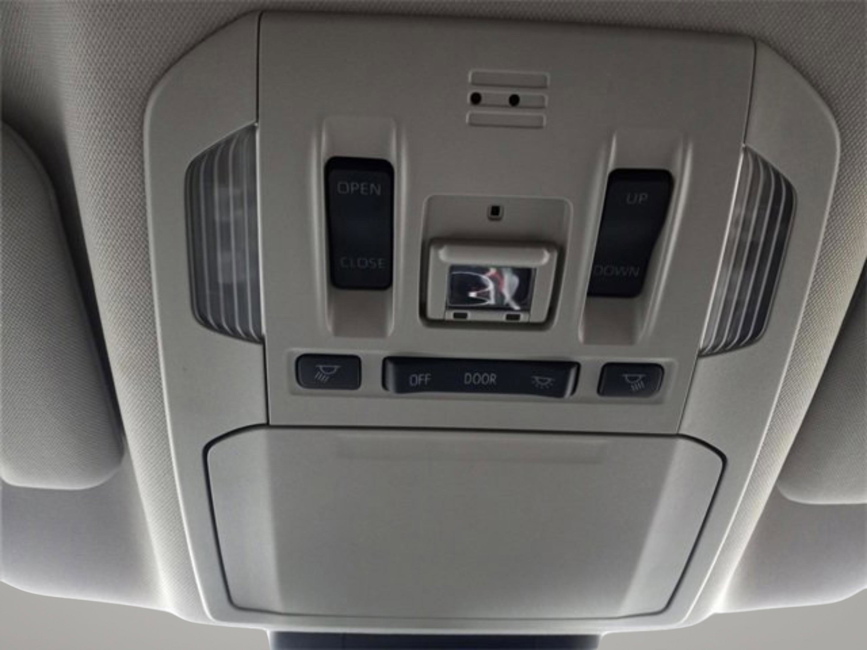 Used 2023 Toyota Highlander XLE AWD/4WD image 17