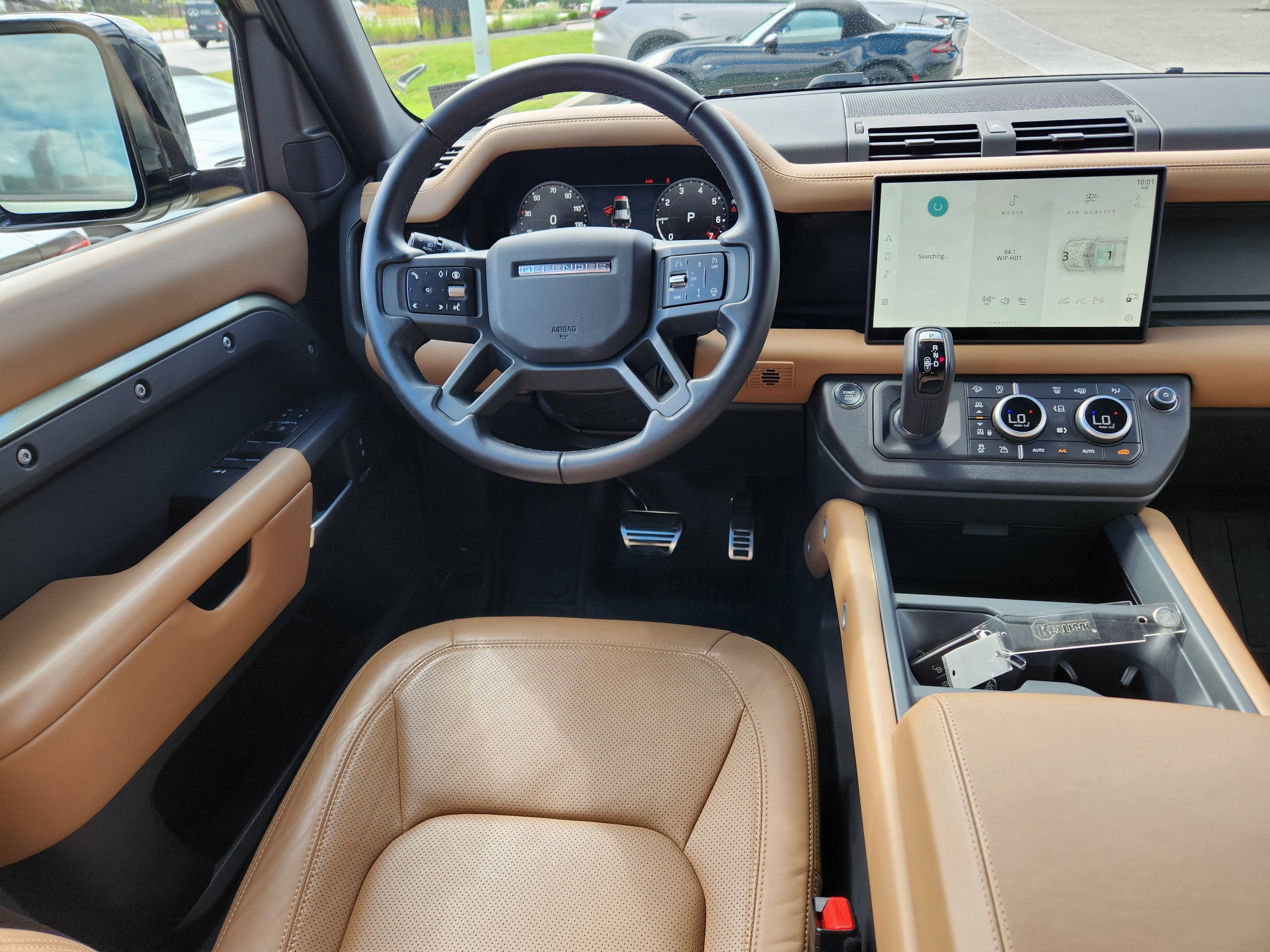 Certified 2025 Land Rover Defender 110 X-Dynamic SE AWD/4WD image 13