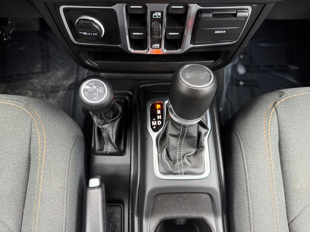 Used 2024 Jeep Wrangler Unlimited Sahara image 27