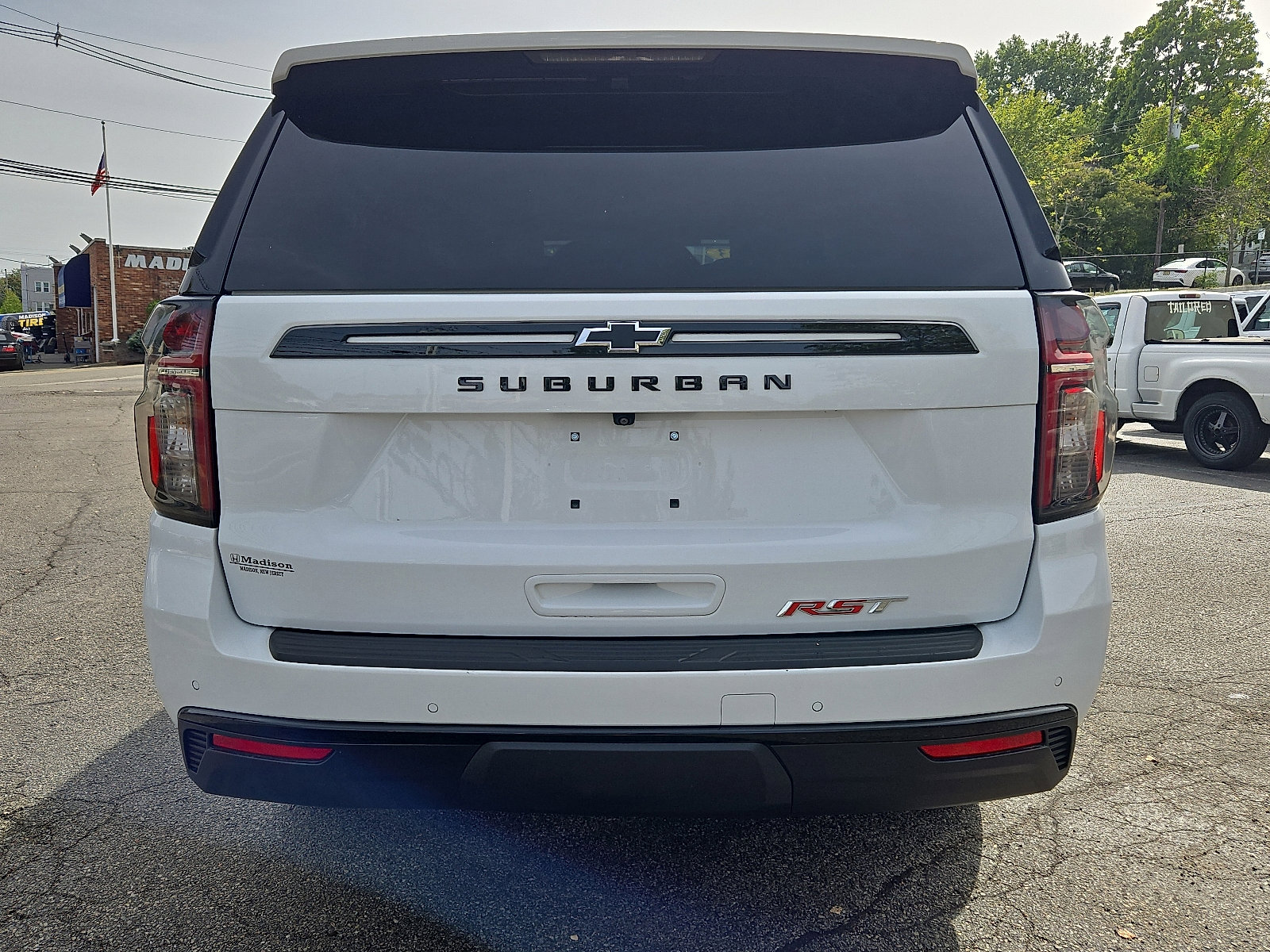 Used 2023 Chevrolet Suburban RST w/ Luxury Package image 5