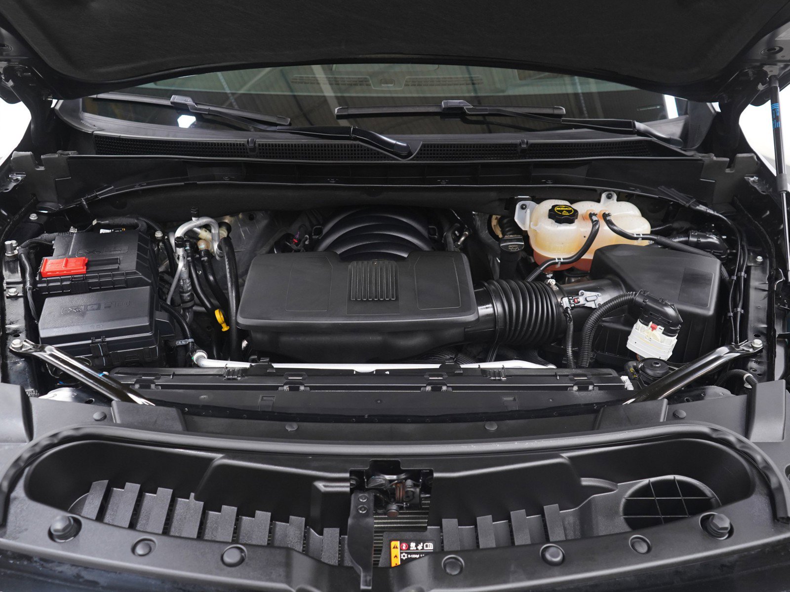 Used 2025 GMC Yukon Denali w/ Sun & Power Step Package image 35