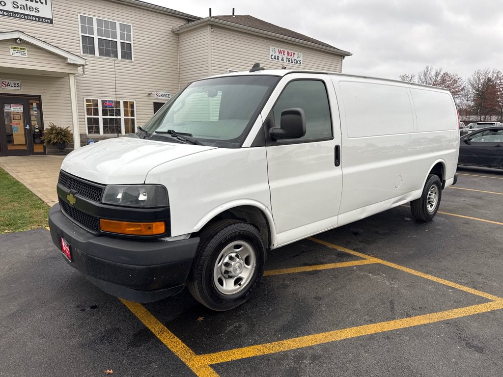 Used 2018 Chevrolet Express 2500 Extended RWD image 2