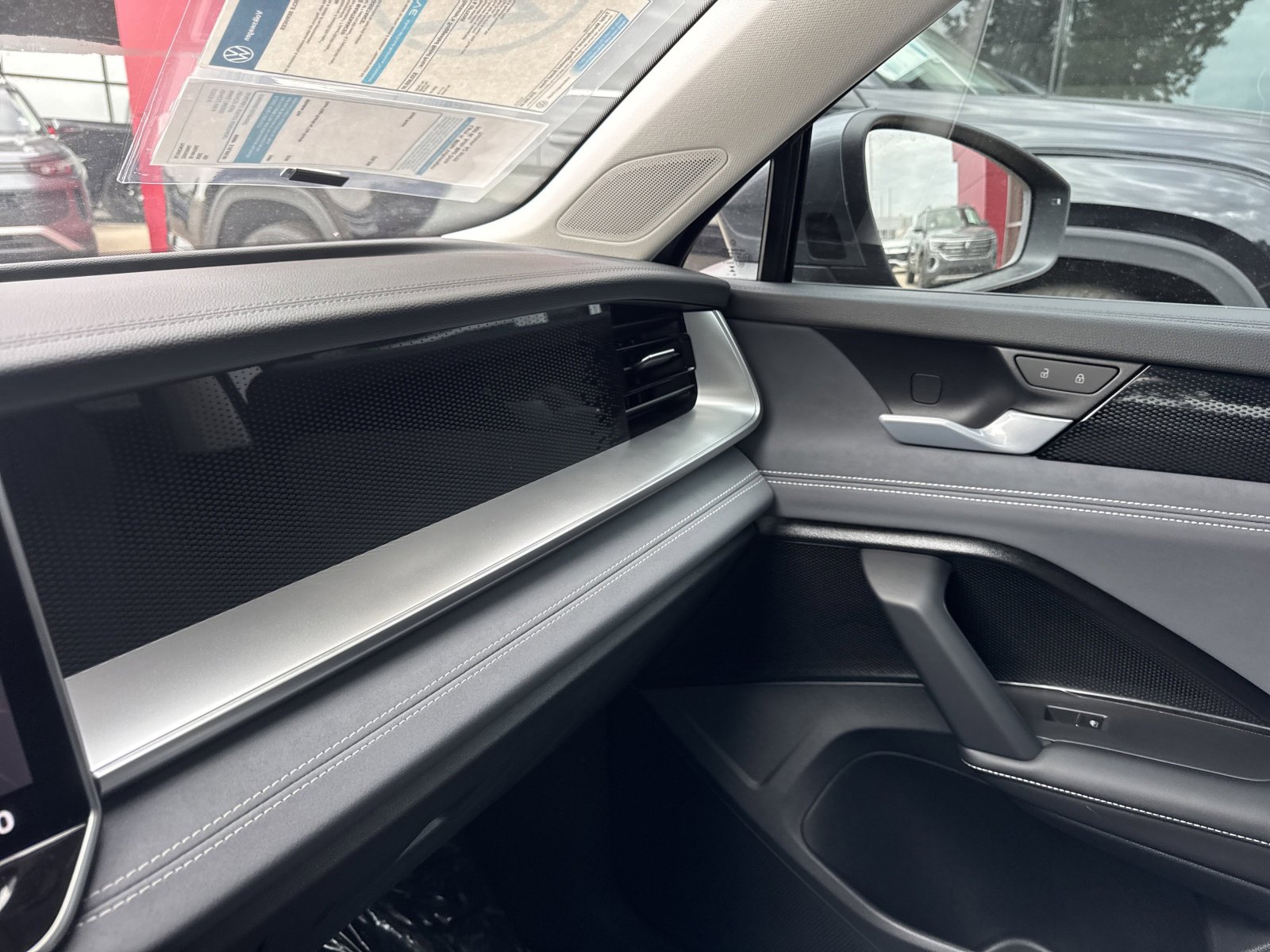 New 2026 Volkswagen Tiguan SE image 24