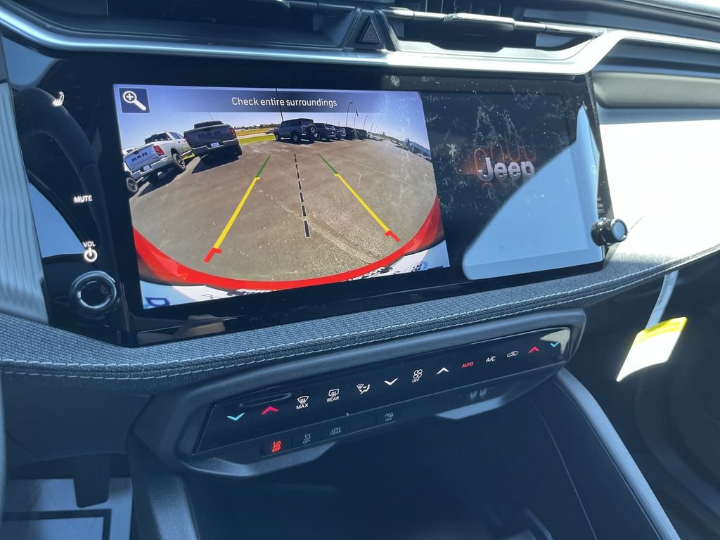 New 2026 Jeep Cherokee Laredo AWD/4WD image 17