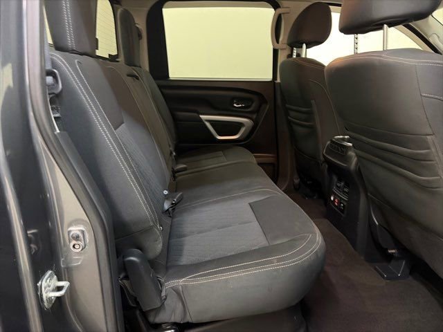 Used 2019 Nissan Titan SV w/ SV Convenience Package image 30