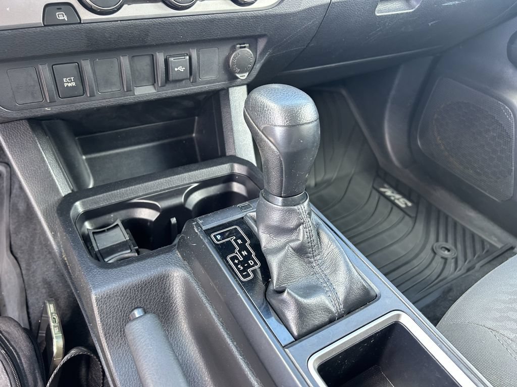 Used 2020 Toyota Tacoma SR w/ SR Convenience Package RWD image 27