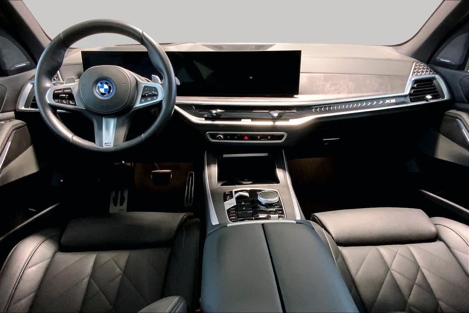 Used 2024 BMW X5 xDrive50e w/ M Sport Package AWD/4WD image 15