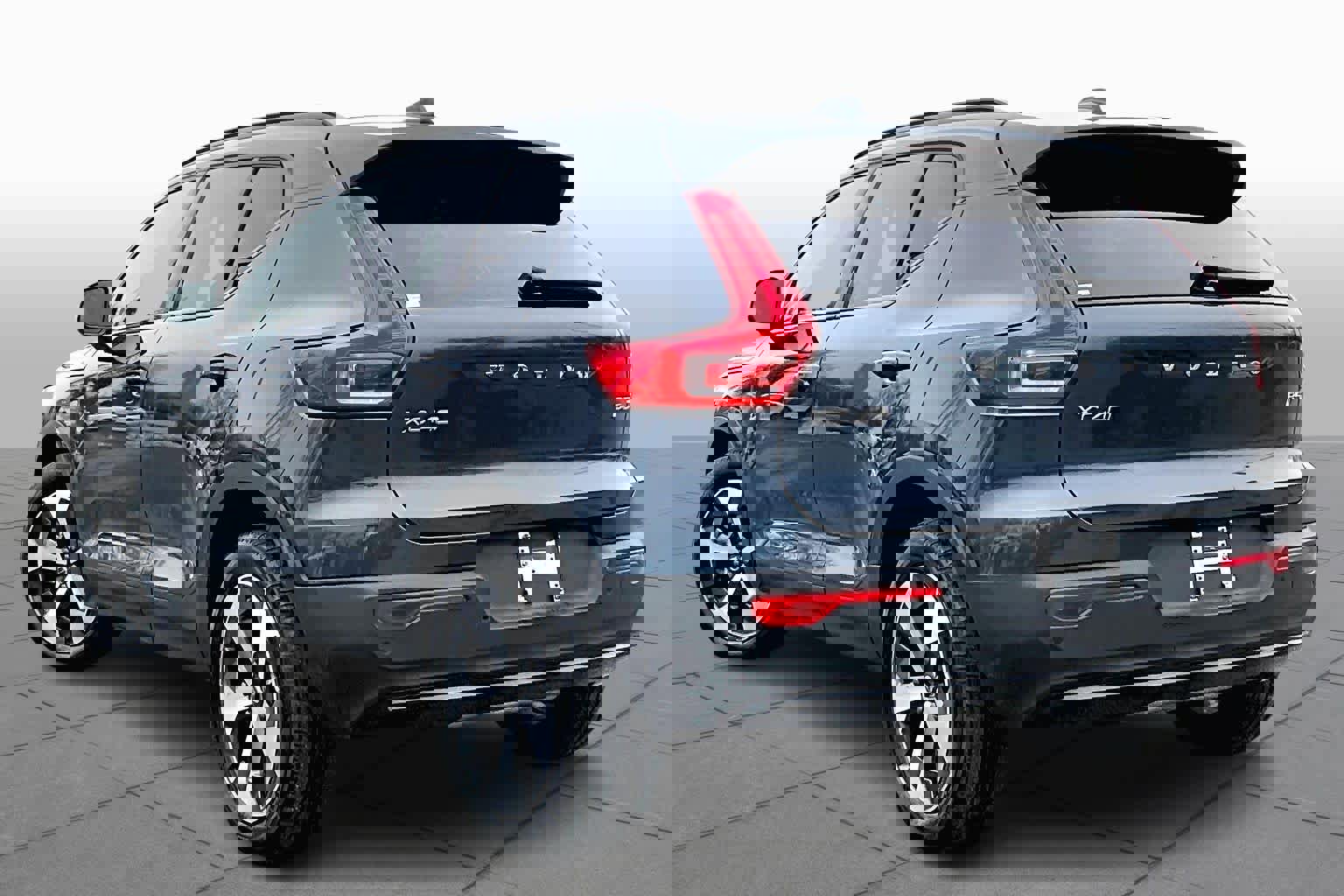 Used 2026 Volvo XC40 B5 Core w/ Climate Package image 11