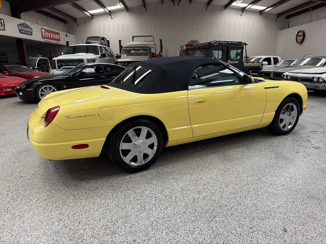 Used 2002 Ford Thunderbird RWD image 8