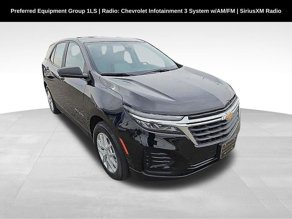 Used 2023 Chevrolet Equinox LS FWD image 1