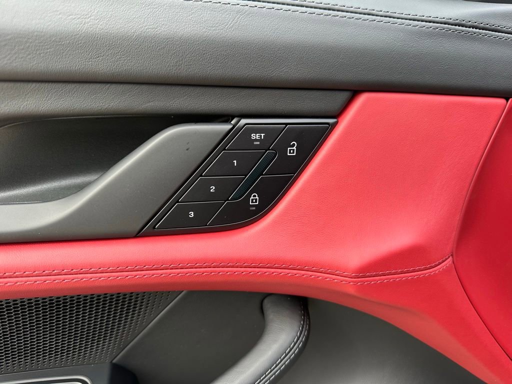 Used 2026 Porsche Taycan image 20