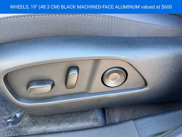 New 2026 Chevrolet Equinox LT w/ Convenience Package II FWD image 9