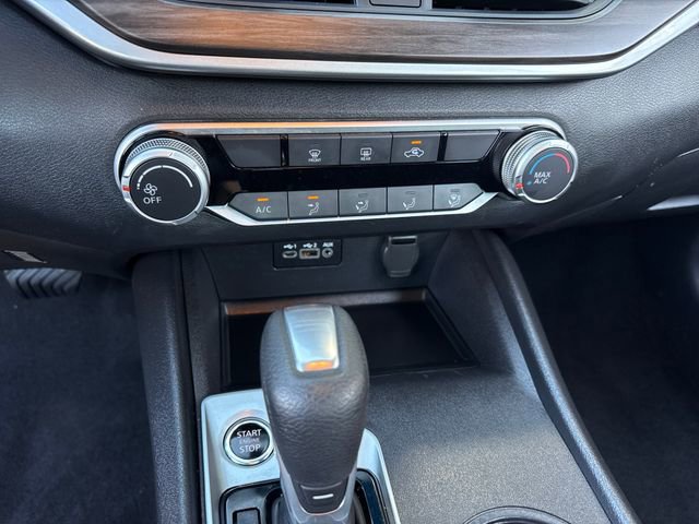 Used 2025 Nissan Altima 2.5 SV FWD image 18