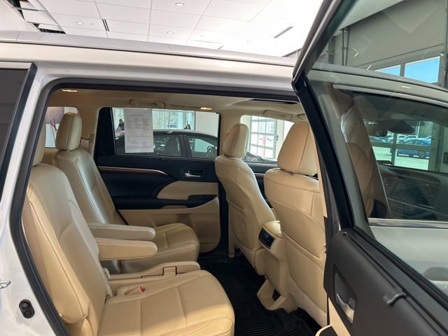 Used 2017 Toyota Highlander Limited image 20
