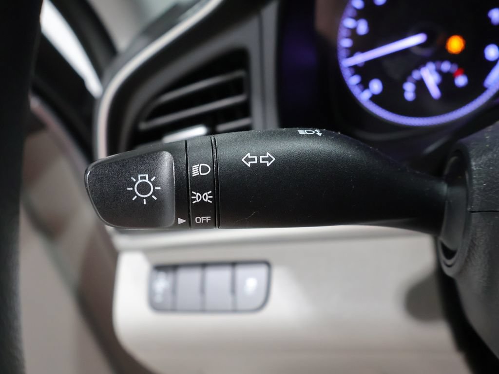 Used 2019 Hyundai Elantra SE FWD image 33