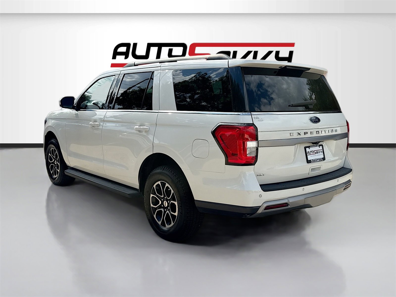 Used 2024 Ford Expedition XLT image 5