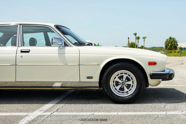 Used 1987 Jaguar XJ6 RWD image 11