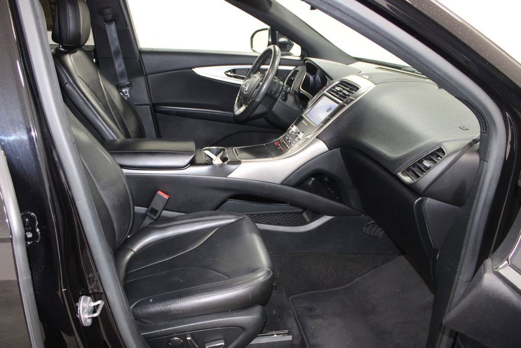 Used 2020 Lincoln Nautilus FWD image 30