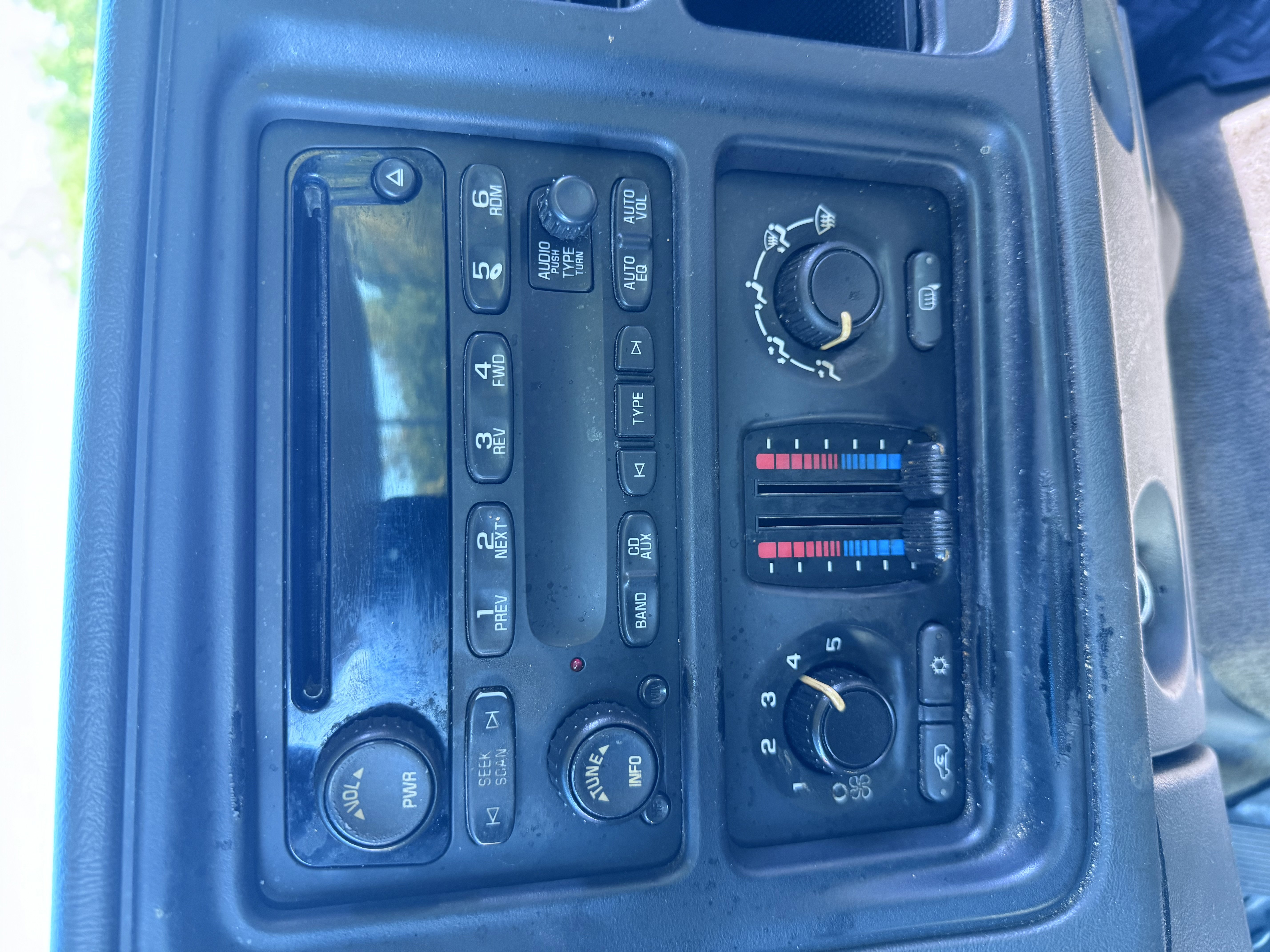 Used 2007 Chevrolet Silverado 1500 LS w/ Chrome Exterior Package AWD/4WD image 18