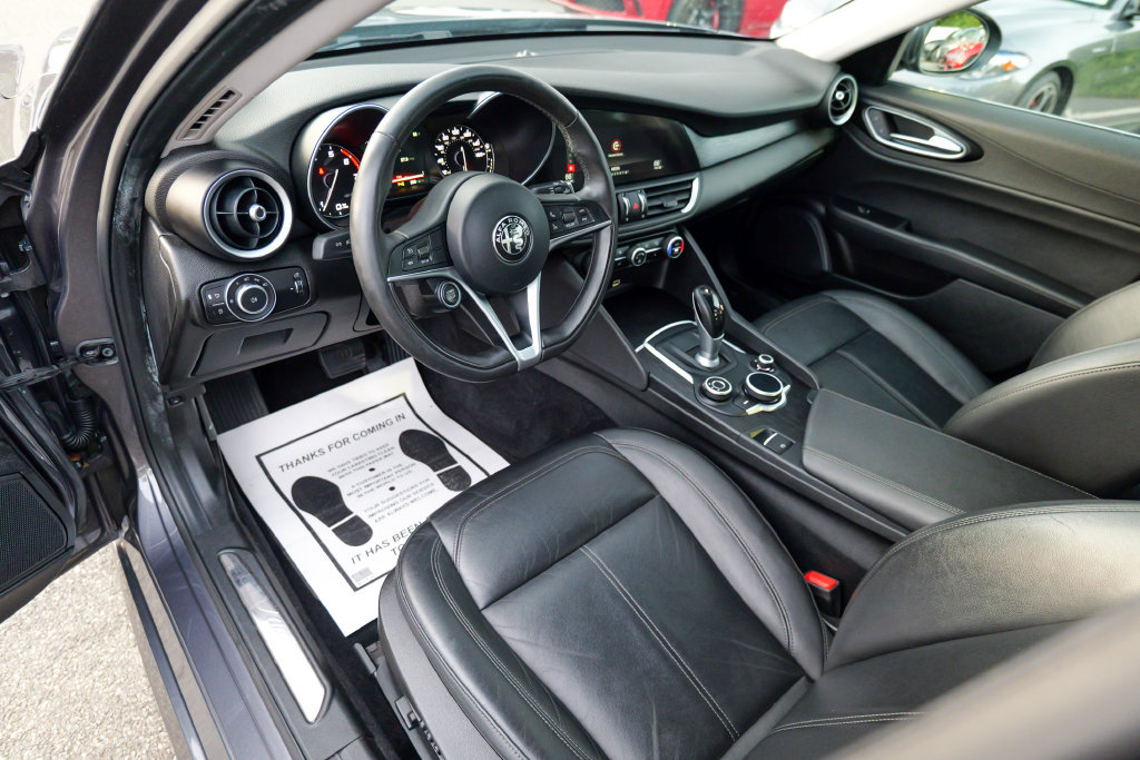 Used 2017 Alfa Romeo Giulia AWD w/ Cold Weather Package image 18