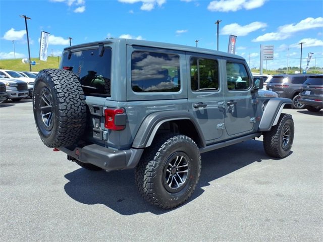 New 2025 Jeep Wrangler Unlimited Rubicon w/ XTREMEE 35" Tire Package image 4