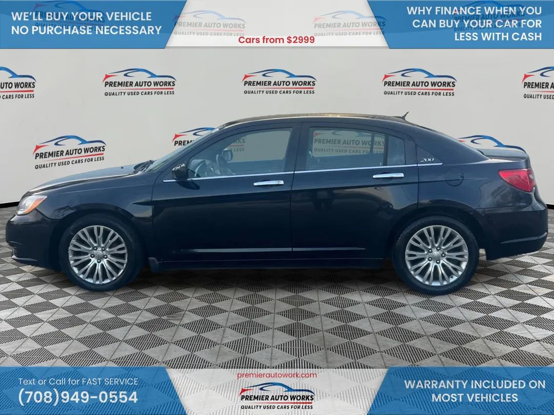 Used 2011 Chrysler 200 Limited FWD image 9