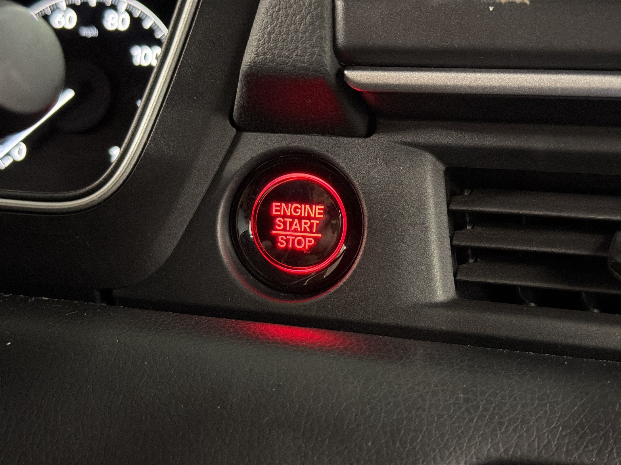 Certified 2025 Honda Pilot Touring image 27