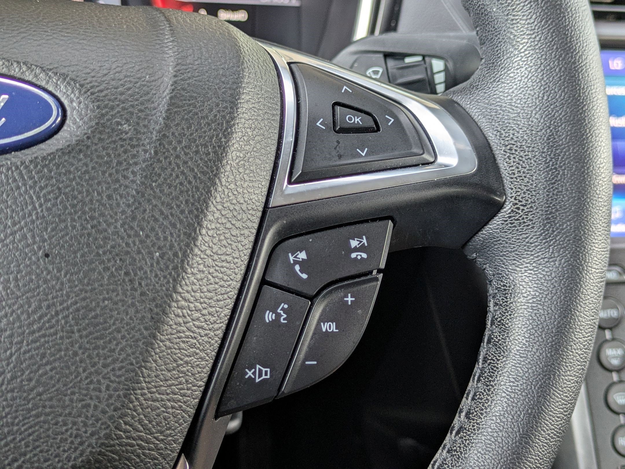 Used 2019 Ford Fusion Energi Titanium FWD image 14