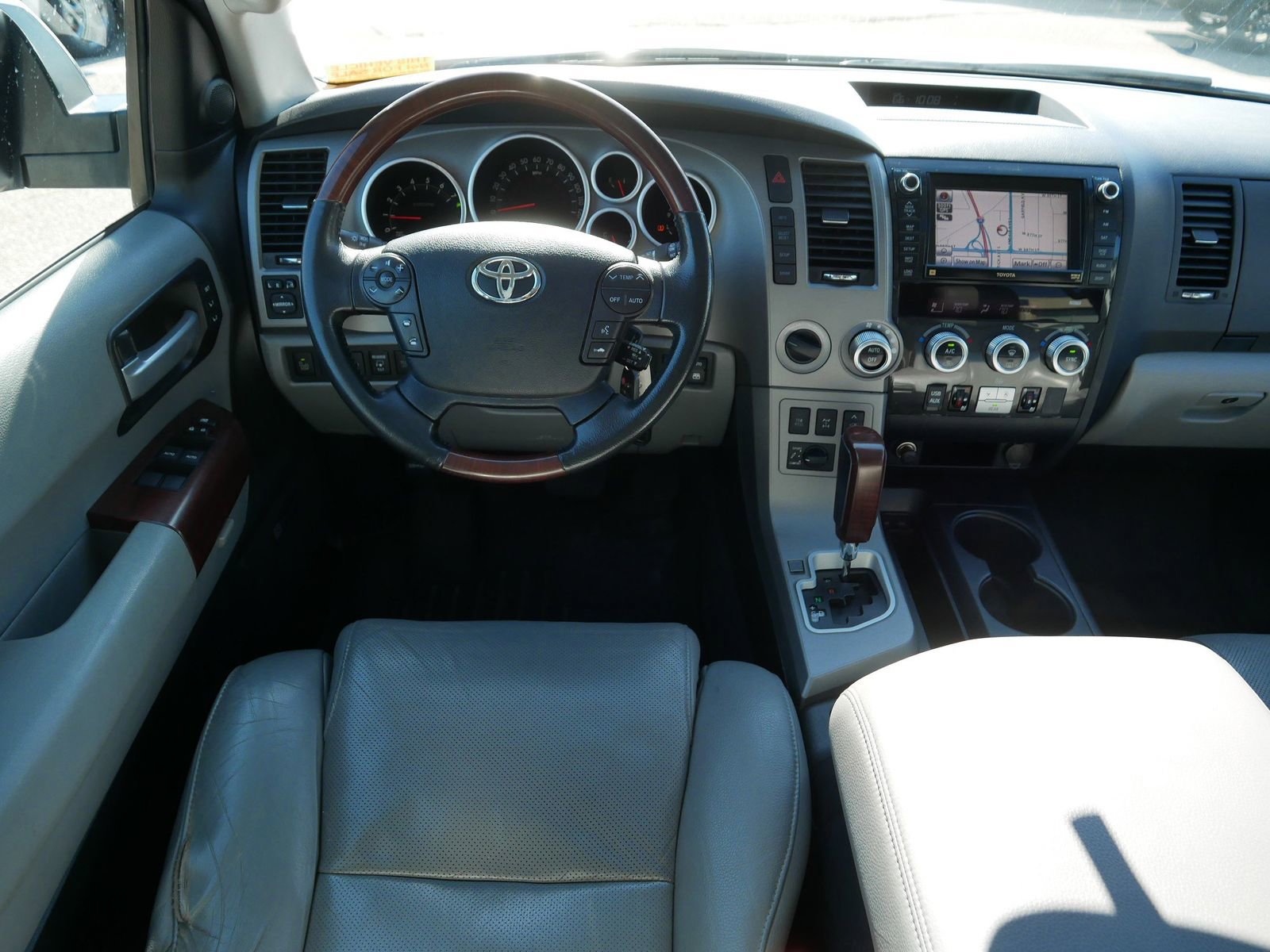 Used 2012 Toyota Sequoia Platinum AWD/4WD image 20