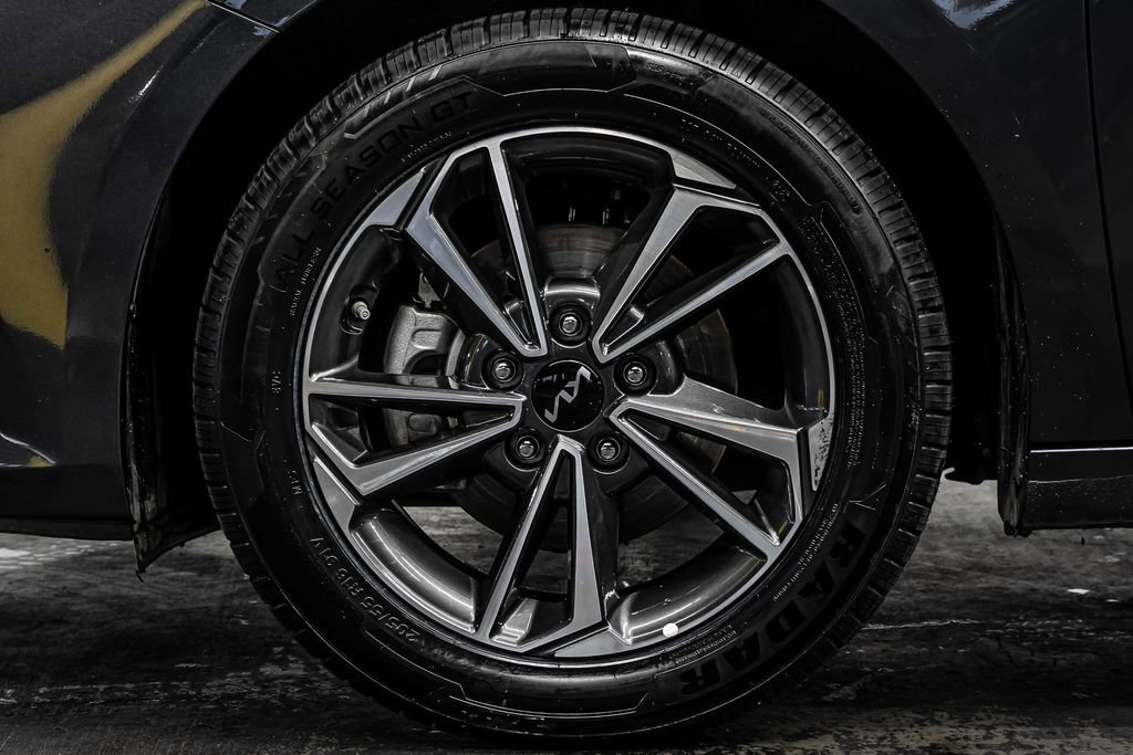 Used 2024 Kia Forte LXS image 17