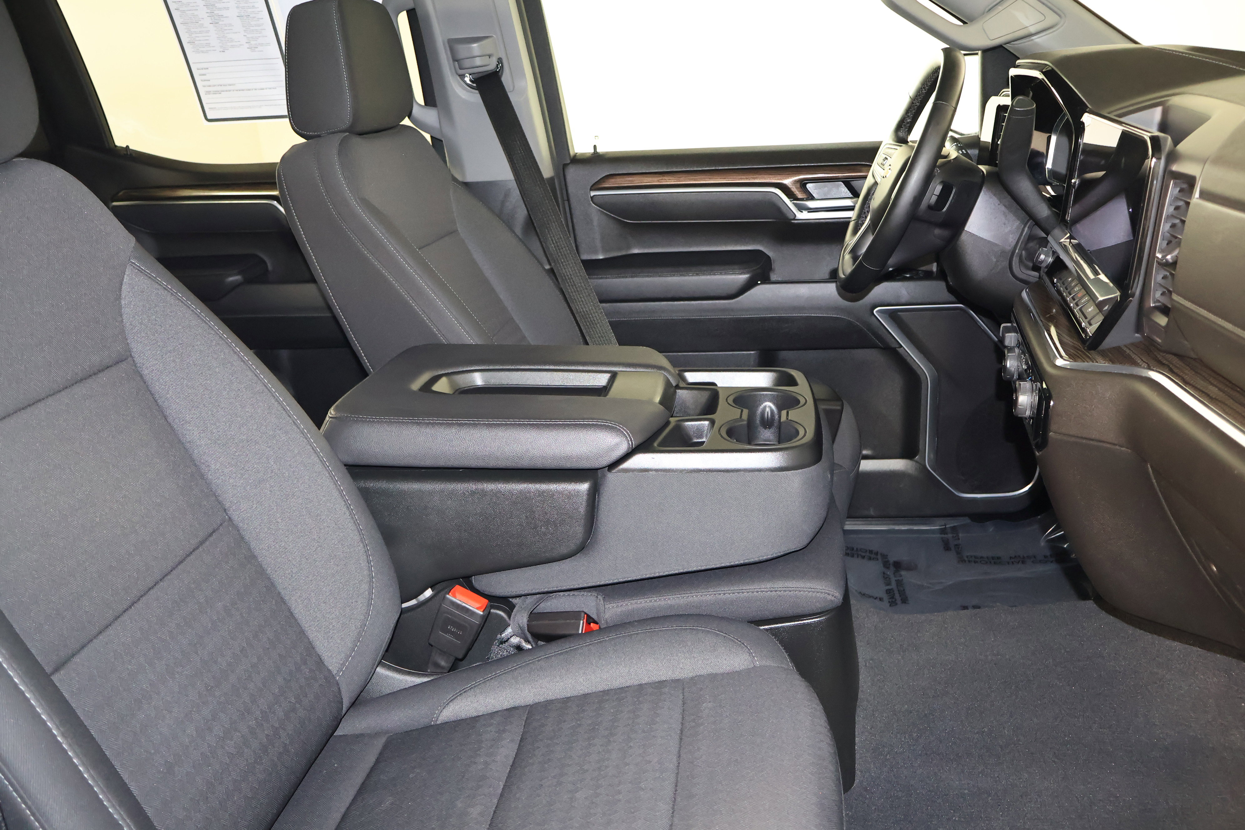 Used 2025 Chevrolet Silverado 1500 LT image 42