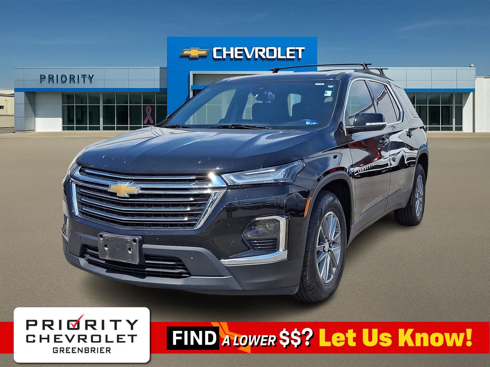 Used 2023 Chevrolet Traverse LT image 1