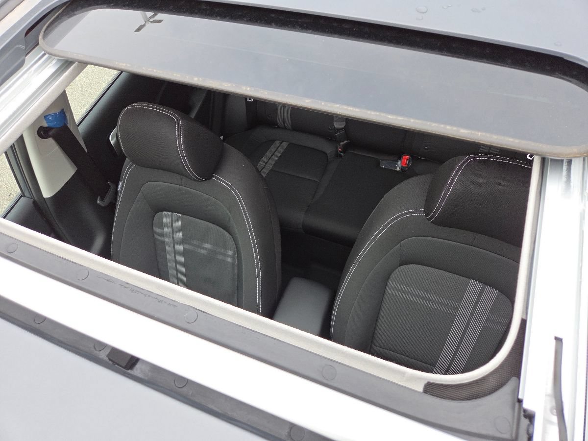 New 2026 Hyundai Venue SEL FWD image 4