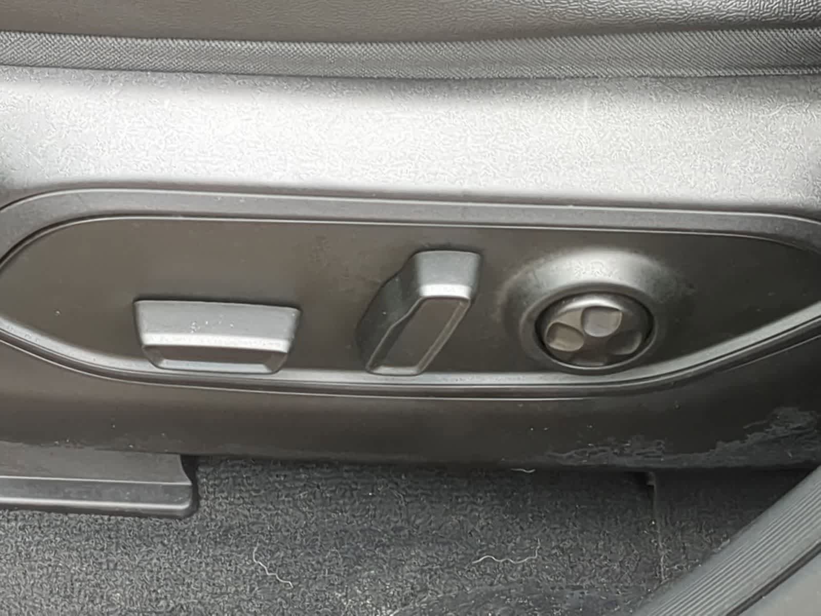 Used 2023 Jeep Grand Cherokee Limited image 17