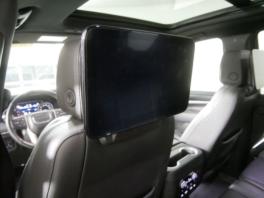 Used 2021 GMC Yukon Denali w/ Denali Premium Package AWD/4WD image 22