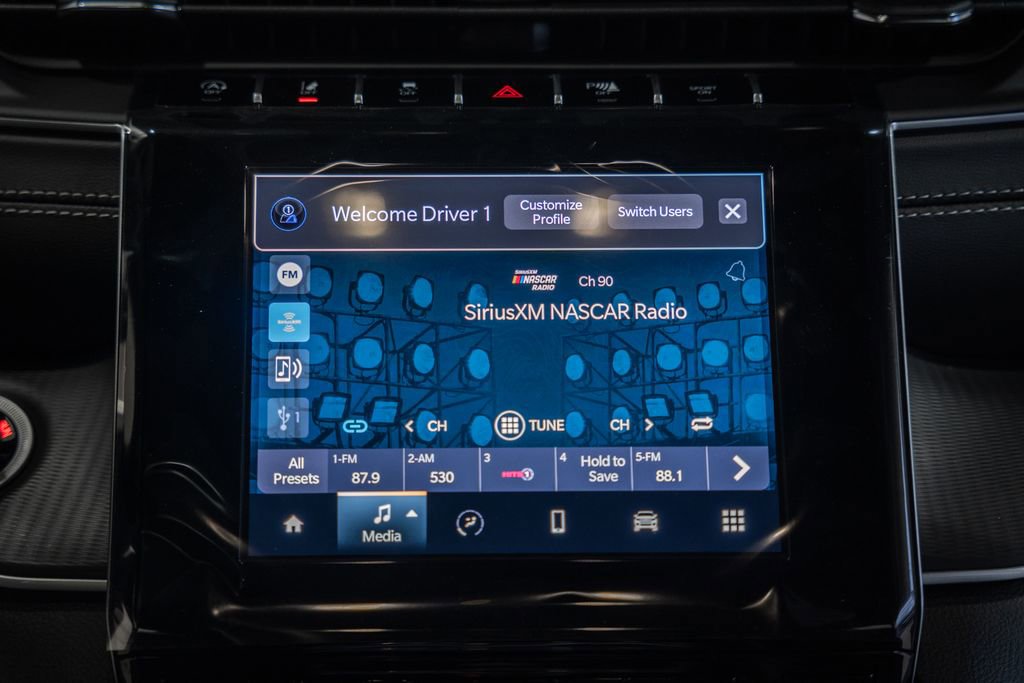 New 2025 Jeep Grand Cherokee Laredo X w/ Luxury Tech Group I image 21