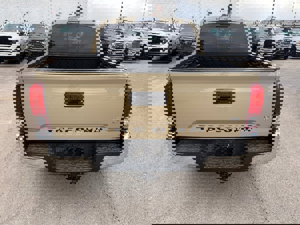 Used 2019 Toyota Tacoma SR5 RWD image 5