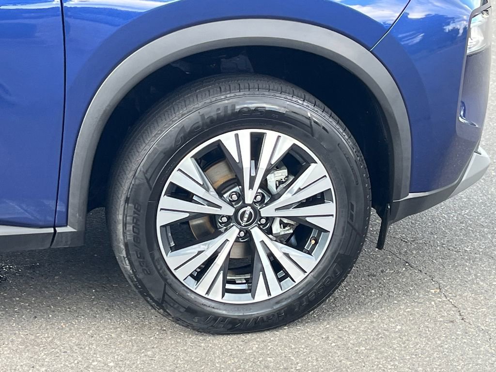 Used 2023 Nissan Rogue SV image 9
