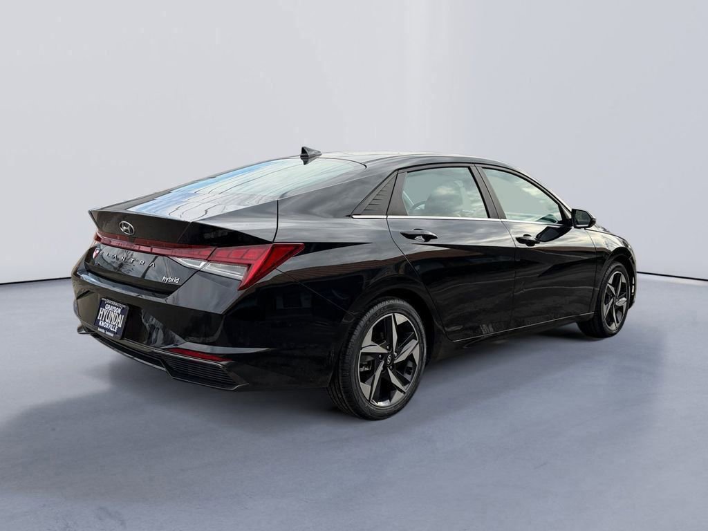 Used 2023 Hyundai Elantra Limited image 3