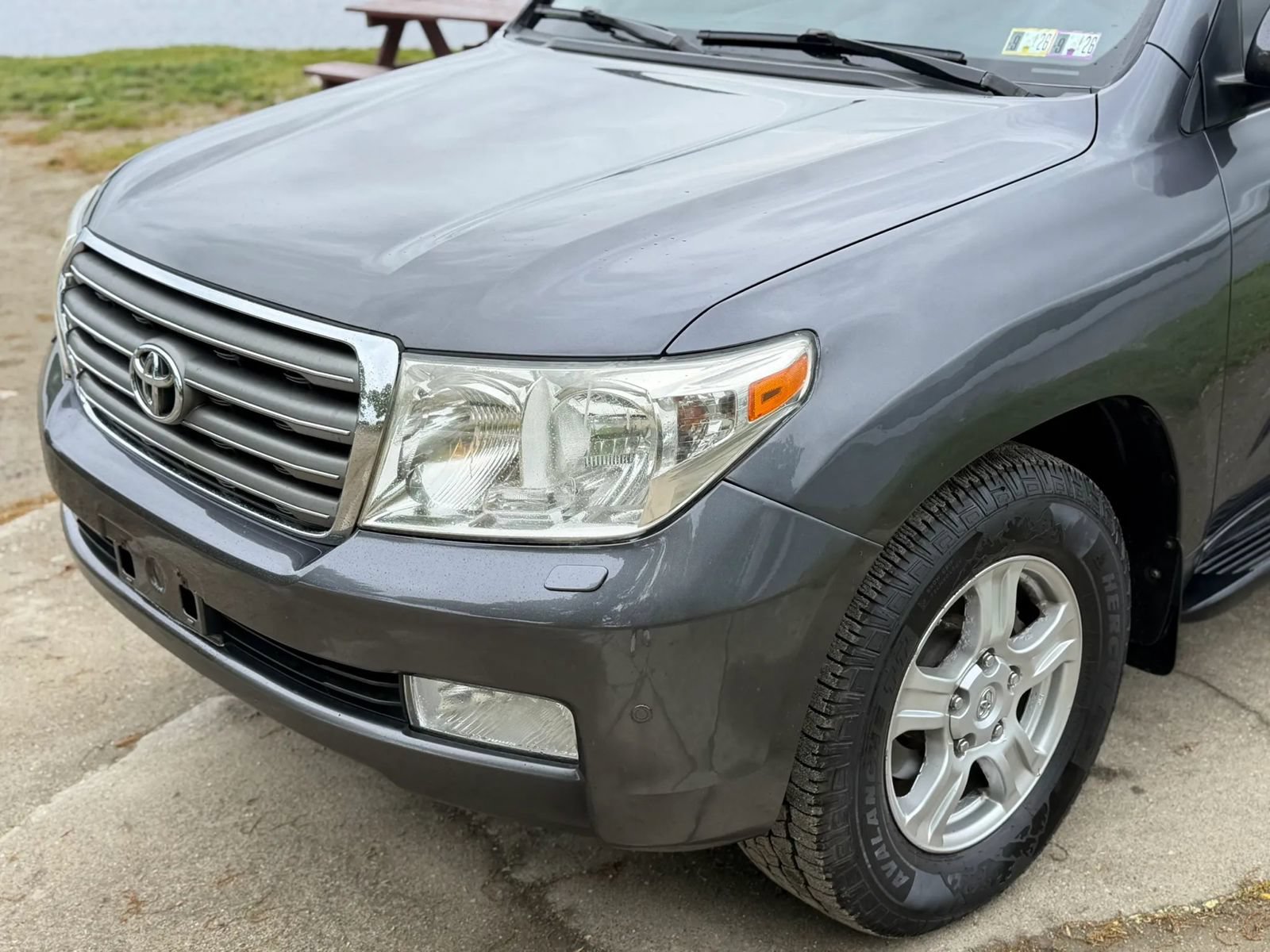 Used 2011 Toyota Land Cruiser w/ Upgrade Pkg AWD/4WD image 27